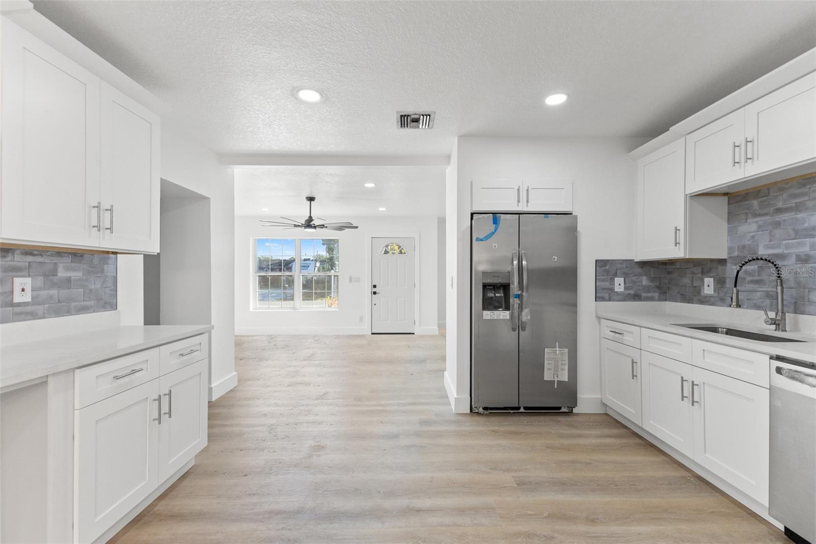 CAUSEWAY BLVD SUB 2 - Residential Lease