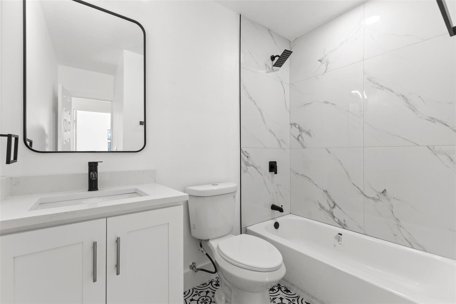 CAUSEWAY BLVD SUB 2 - Residential Lease