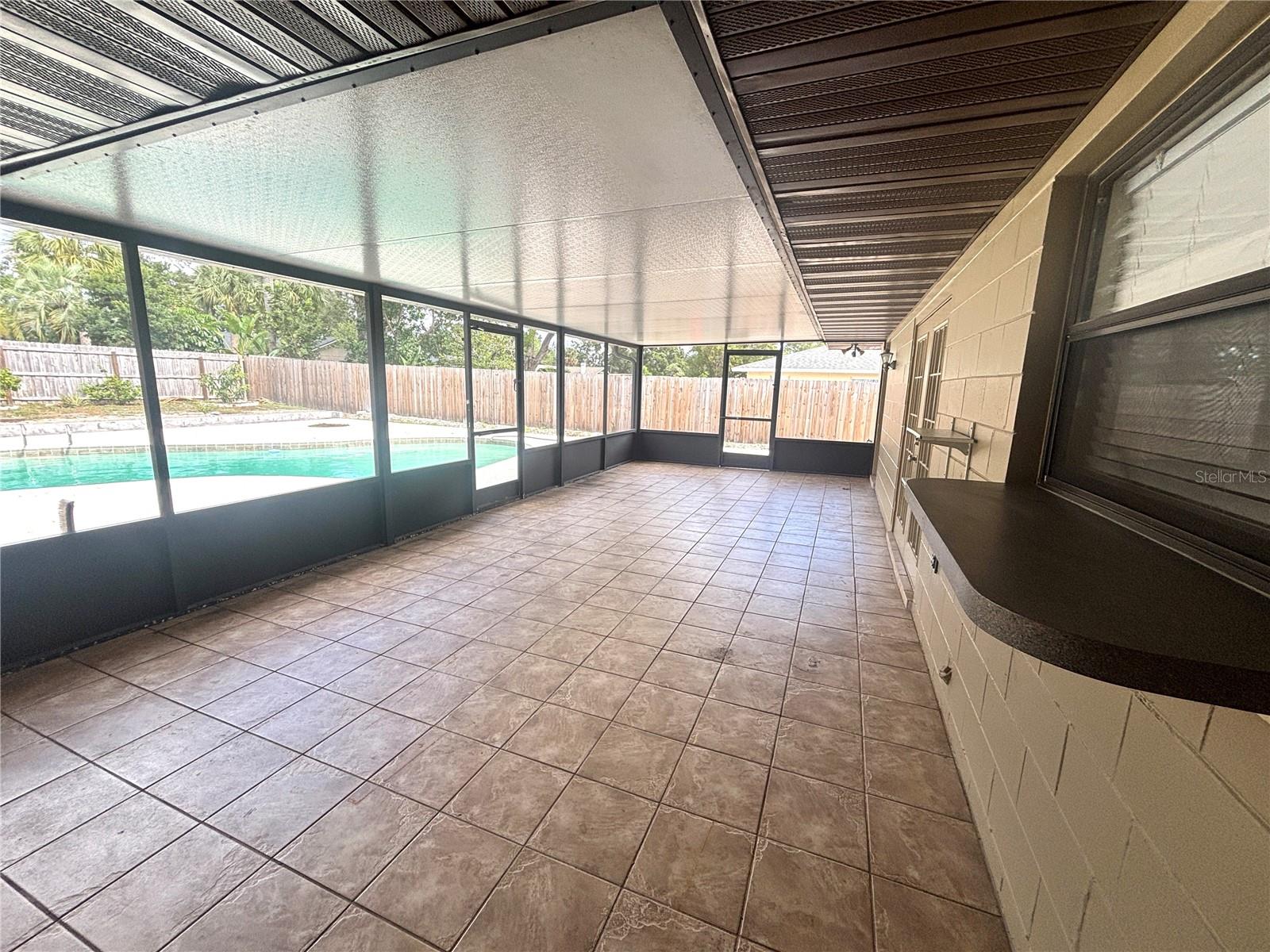 BROOKHOLLOW - Residential Lease