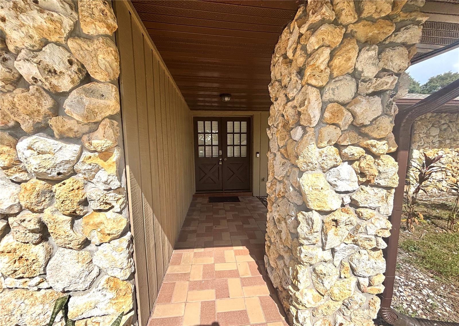 BROOKHOLLOW - Residential Lease