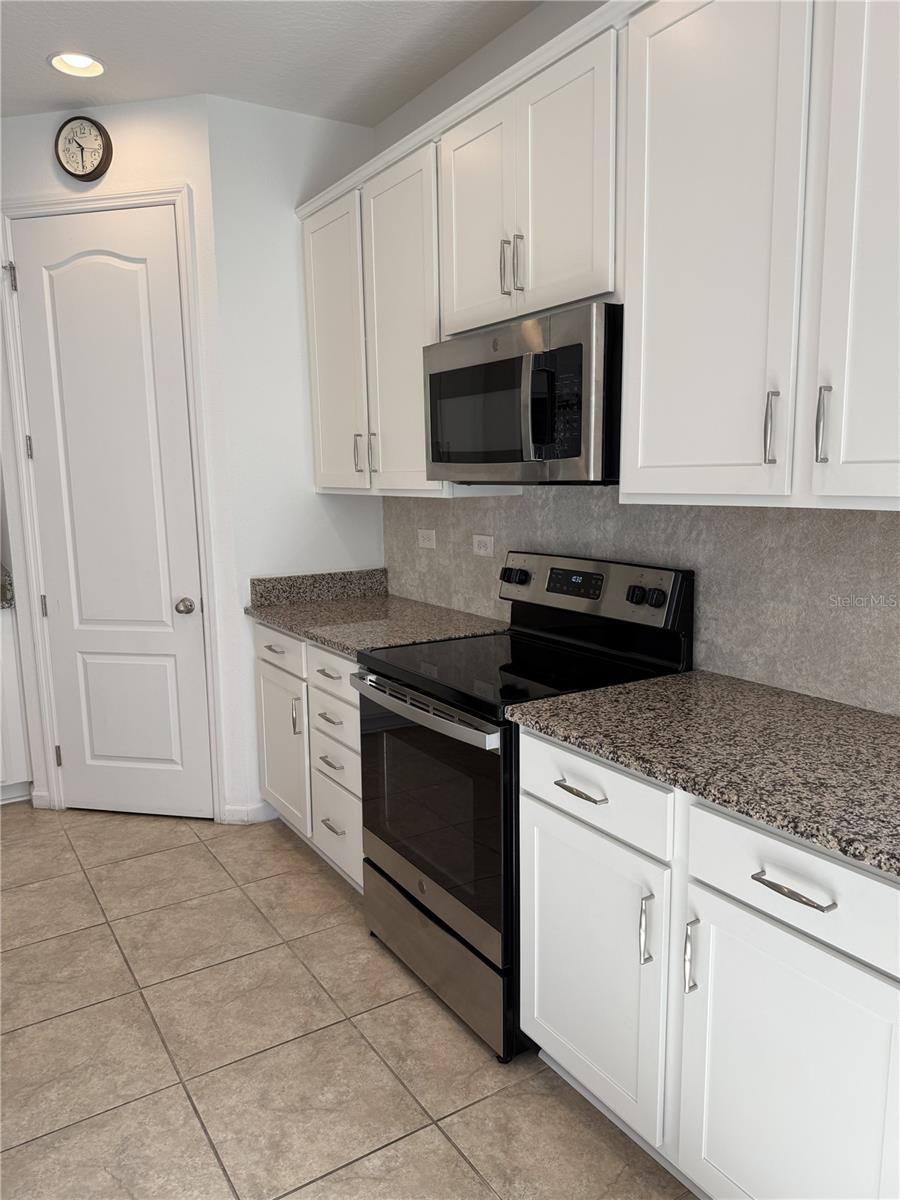 ESTATES OF WESTERLY - Residential Lease