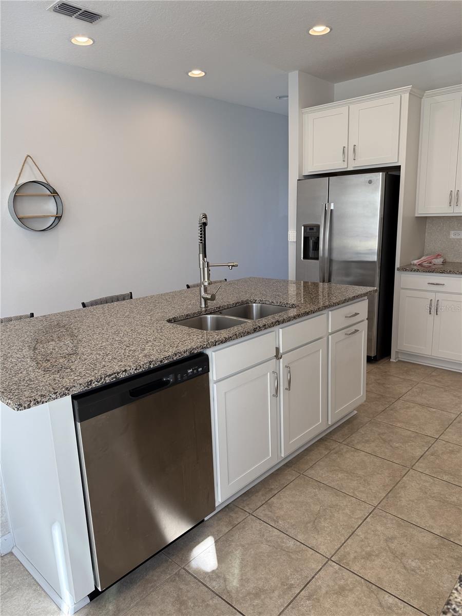 ESTATES OF WESTERLY - Residential Lease