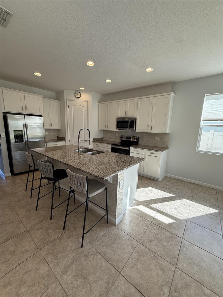 ESTATES OF WESTERLY - Residential Lease