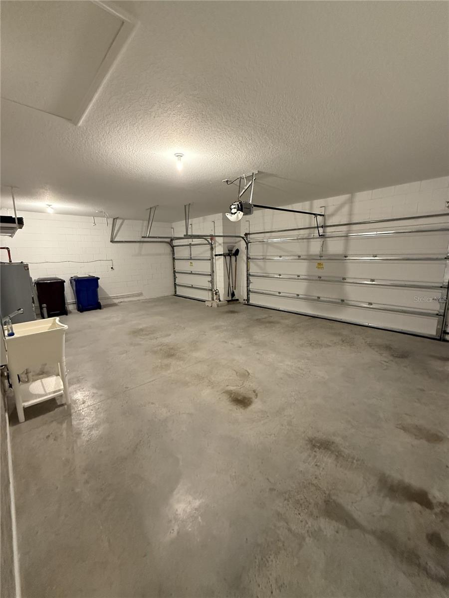 ESTATES OF WESTERLY - Residential Lease