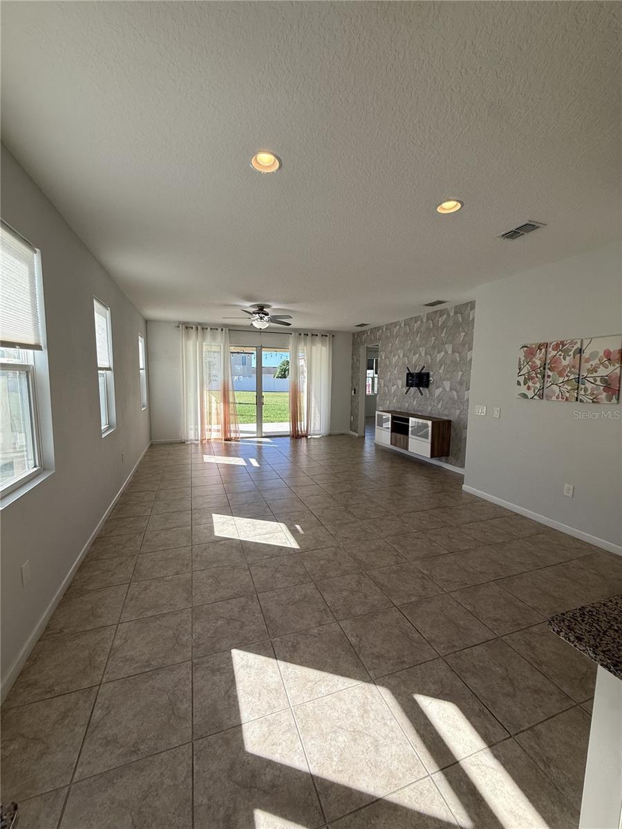 ESTATES OF WESTERLY - Residential Lease