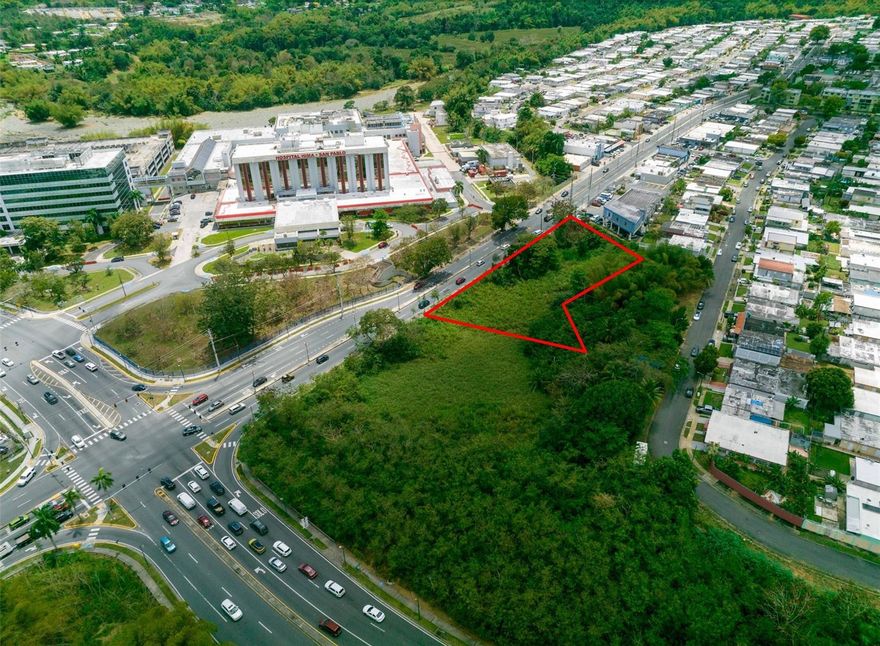 This vacant lot, measuring 3,930 square meters, is located in a highly strategic area at the intersection of Calle Degetau and Luis Muñoz Rivera in Caguas, offering prime visibility and excellent accessibility. Situated near major highways and directly across from Pavia Hospital, this lot is an ideal investment opportunity for businesses or developers seeking a central, high-traffic location.

The surrounding area is bustling with a variety of businesses, enhancing its commercial appeal. Its proximity to Pavia Hospital makes it especially attractive for healthcare-related businesses, such as medical offices, clinics, or pharmacies. Additionally, the growing demand for housing in the vicinity creates a strong potential for residential development. With easy access for commuters and customers alike, this lot offers a unique opportunity in a thriving business and residential hub.