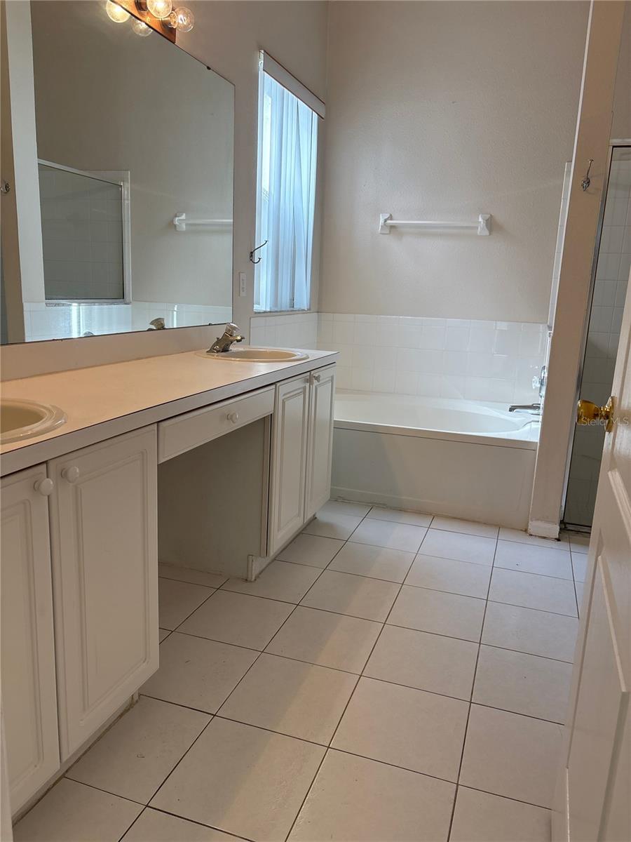 HUNTERS CREEK TR 115 PH 01 - Residential Lease