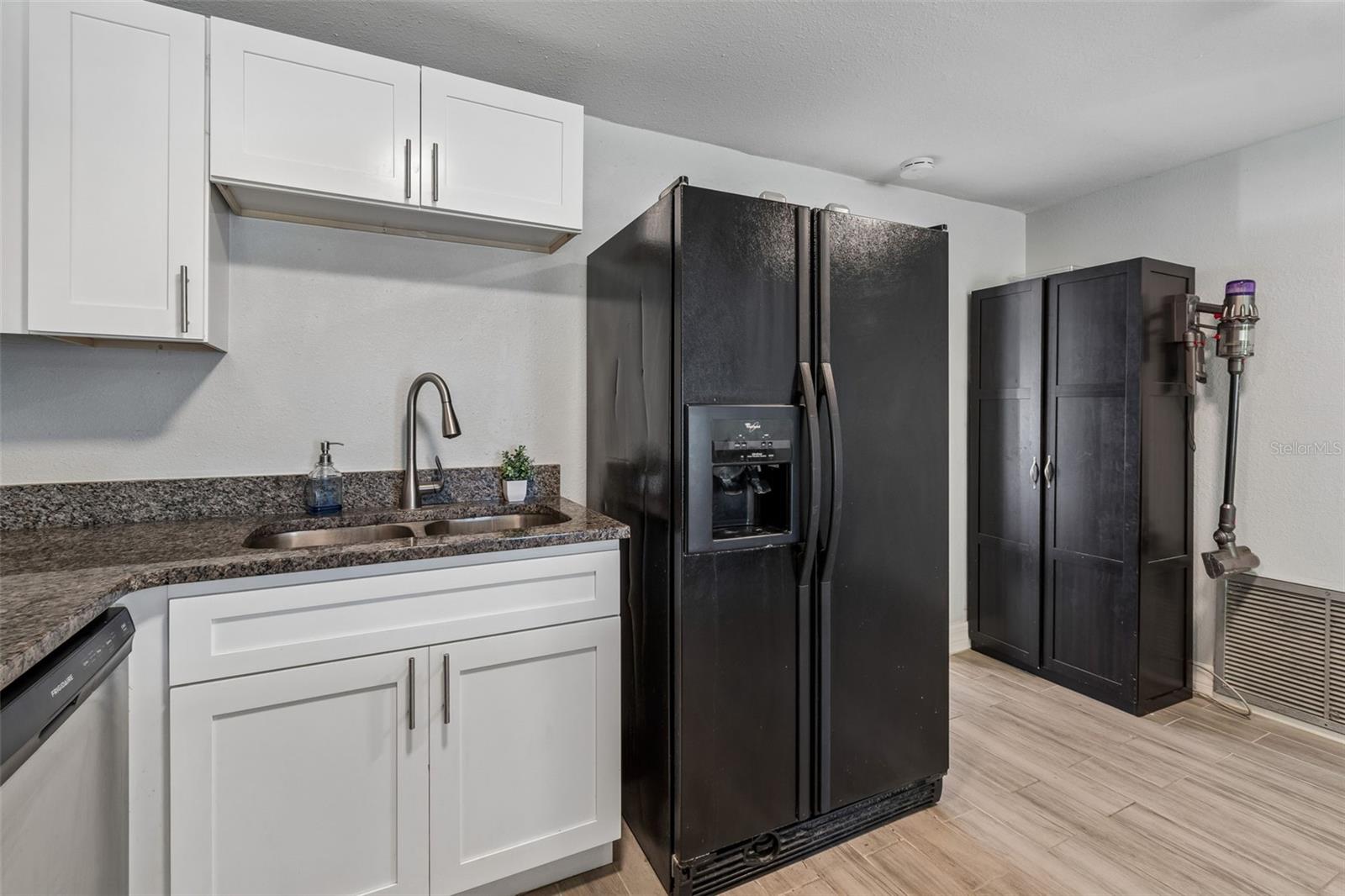 BAYOU MANOR 1ST ADD - Residential