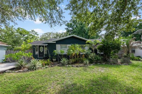Photo of 1010 W Berry Avenue, Tampa, FL 33603 (MLS # TB8527927)