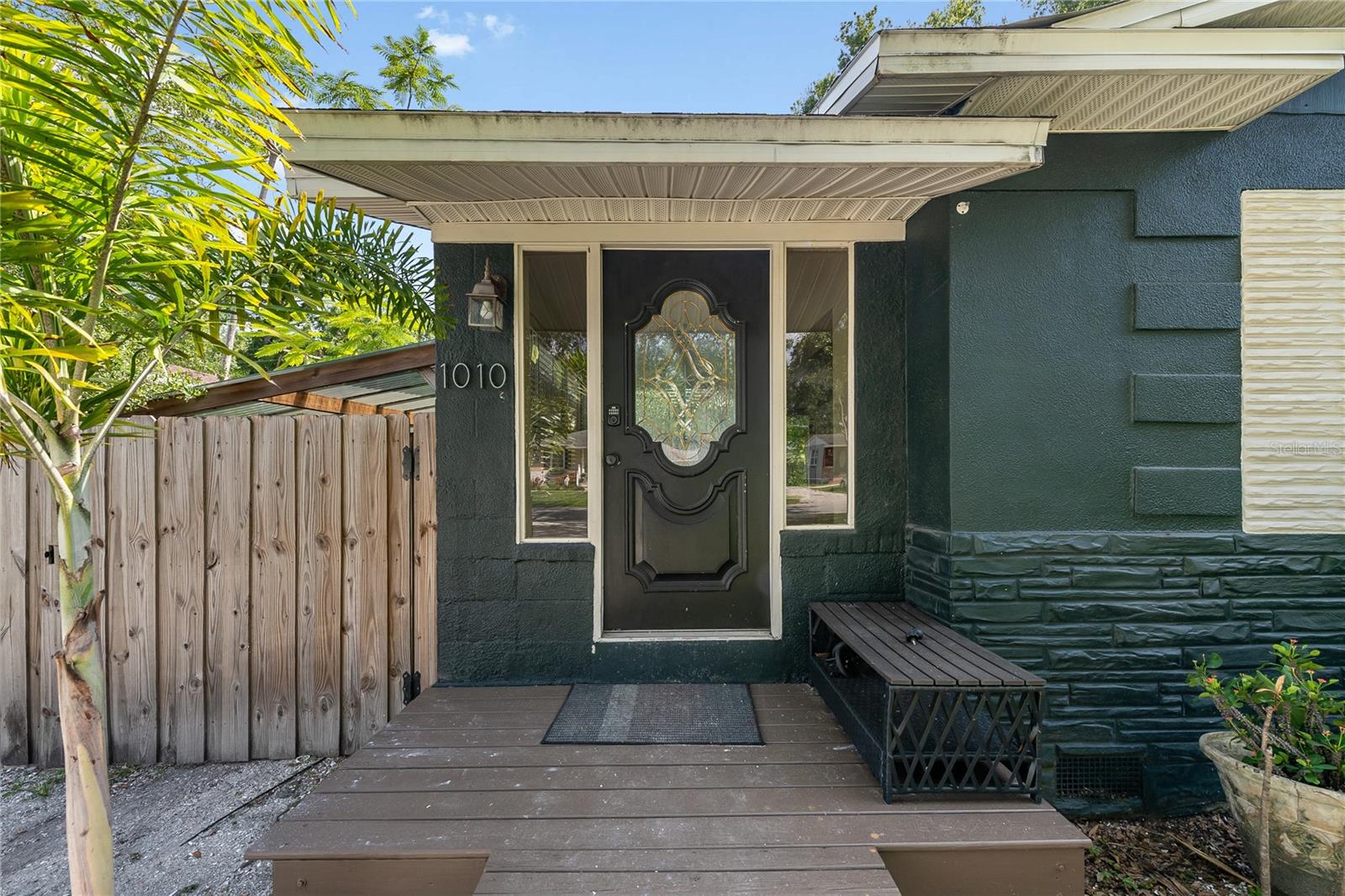 1010 W BERRY AVENUE