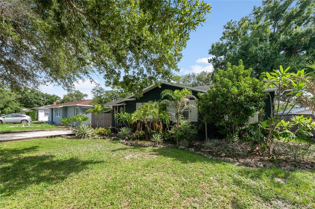 Photo of 1010 W Berry Avenue, Tampa, FL 33603 (MLS # TB8527927)