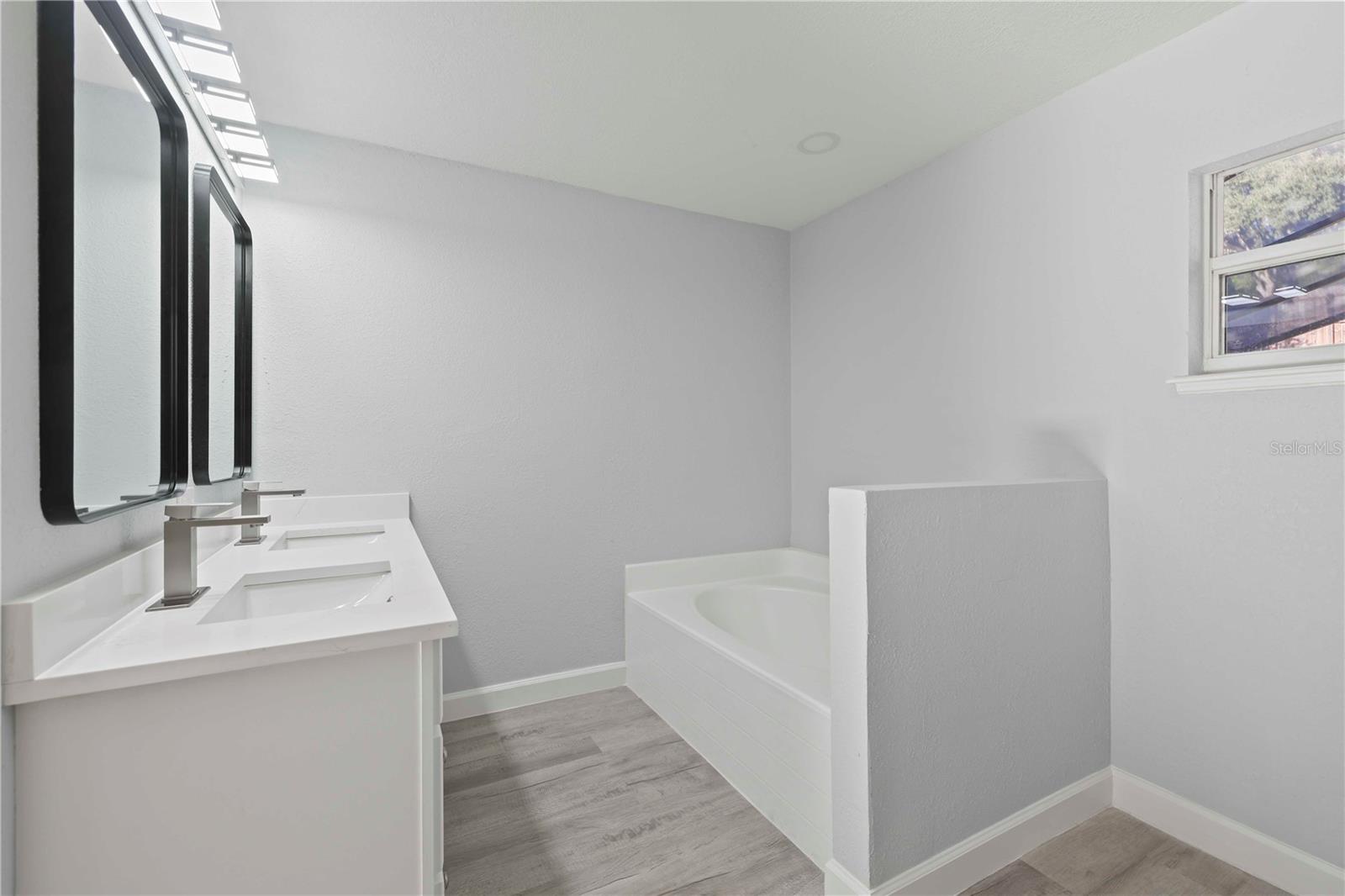 MINNEOLA PINE BLUFF PH 01 LT 01 ORB 2020 - Residential