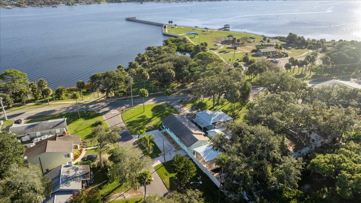 1146 RIVERSIDE DRIVE
