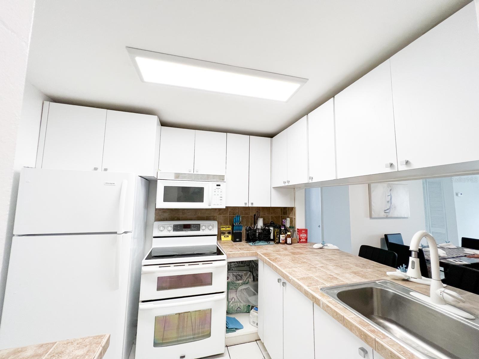 SUNSHORES CONDO - Residential