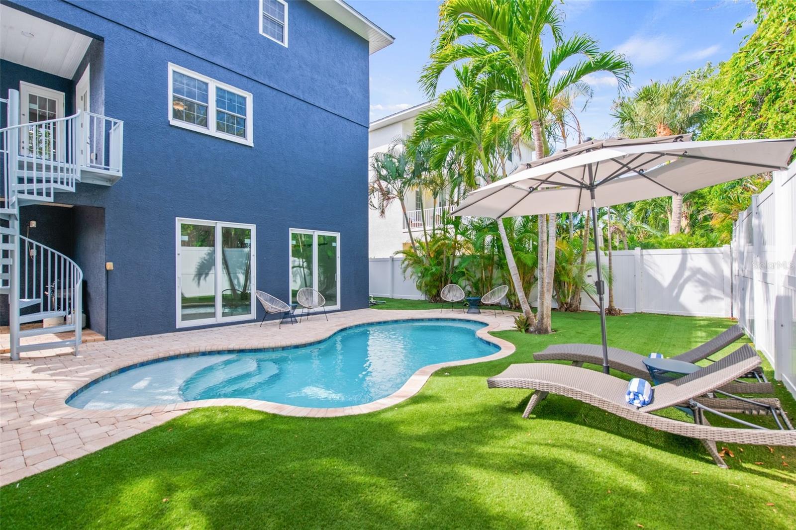 159 CRESCENT DRIVE