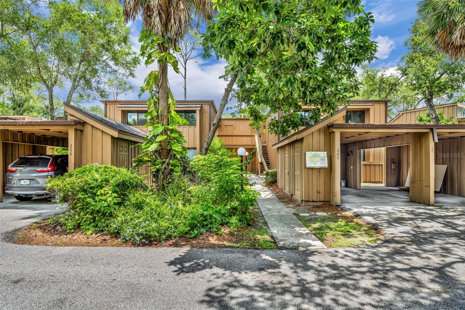 267 CROWN OAKS WAY 1