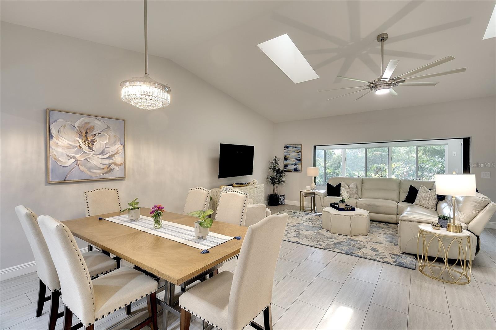 LAKESHORE VILLAGE - Residential