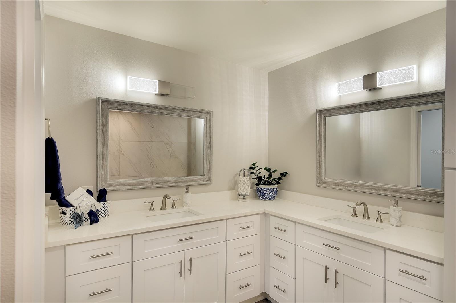 LAKESHORE VILLAGE - Residential