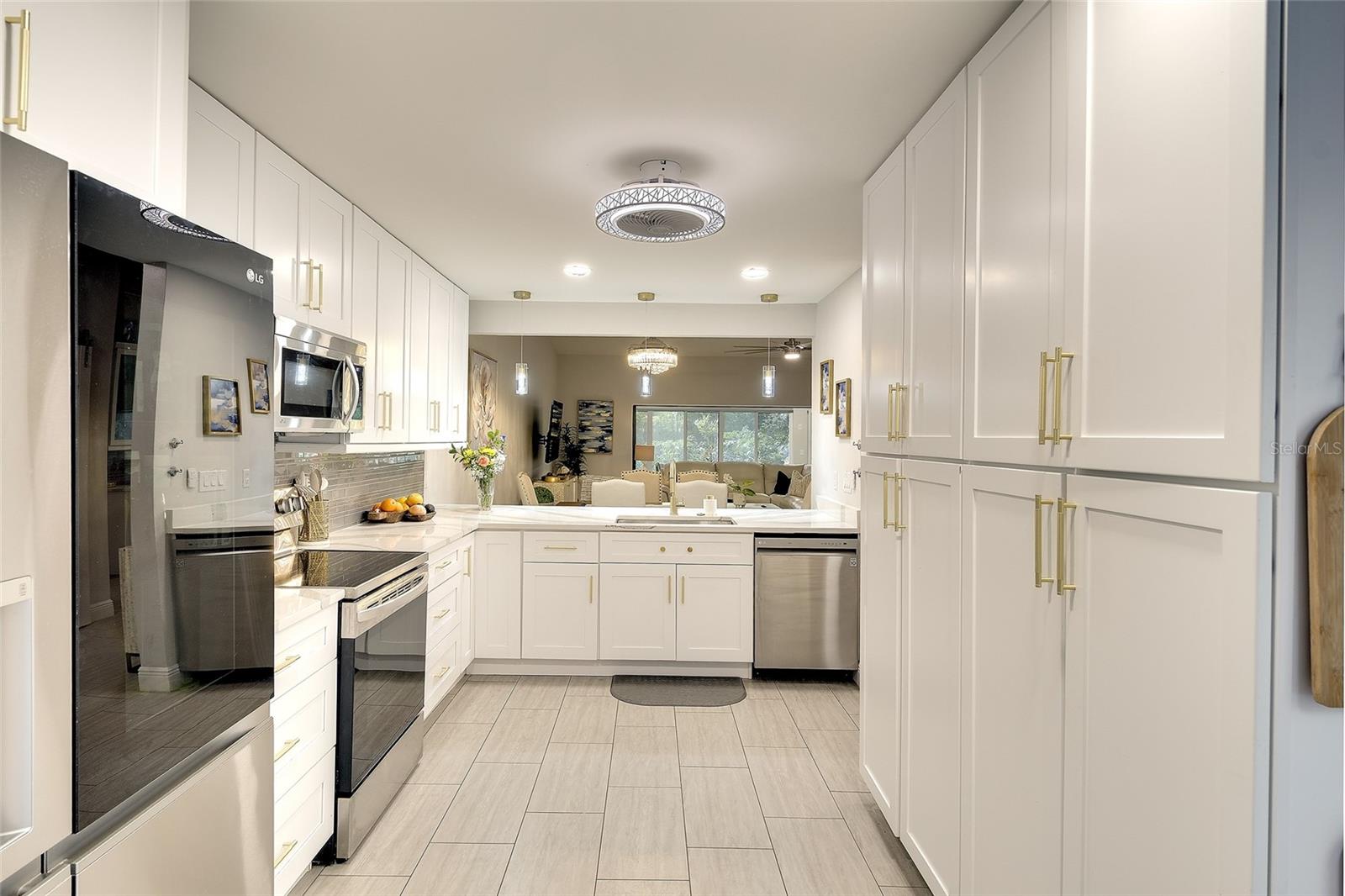 LAKESHORE VILLAGE - Residential