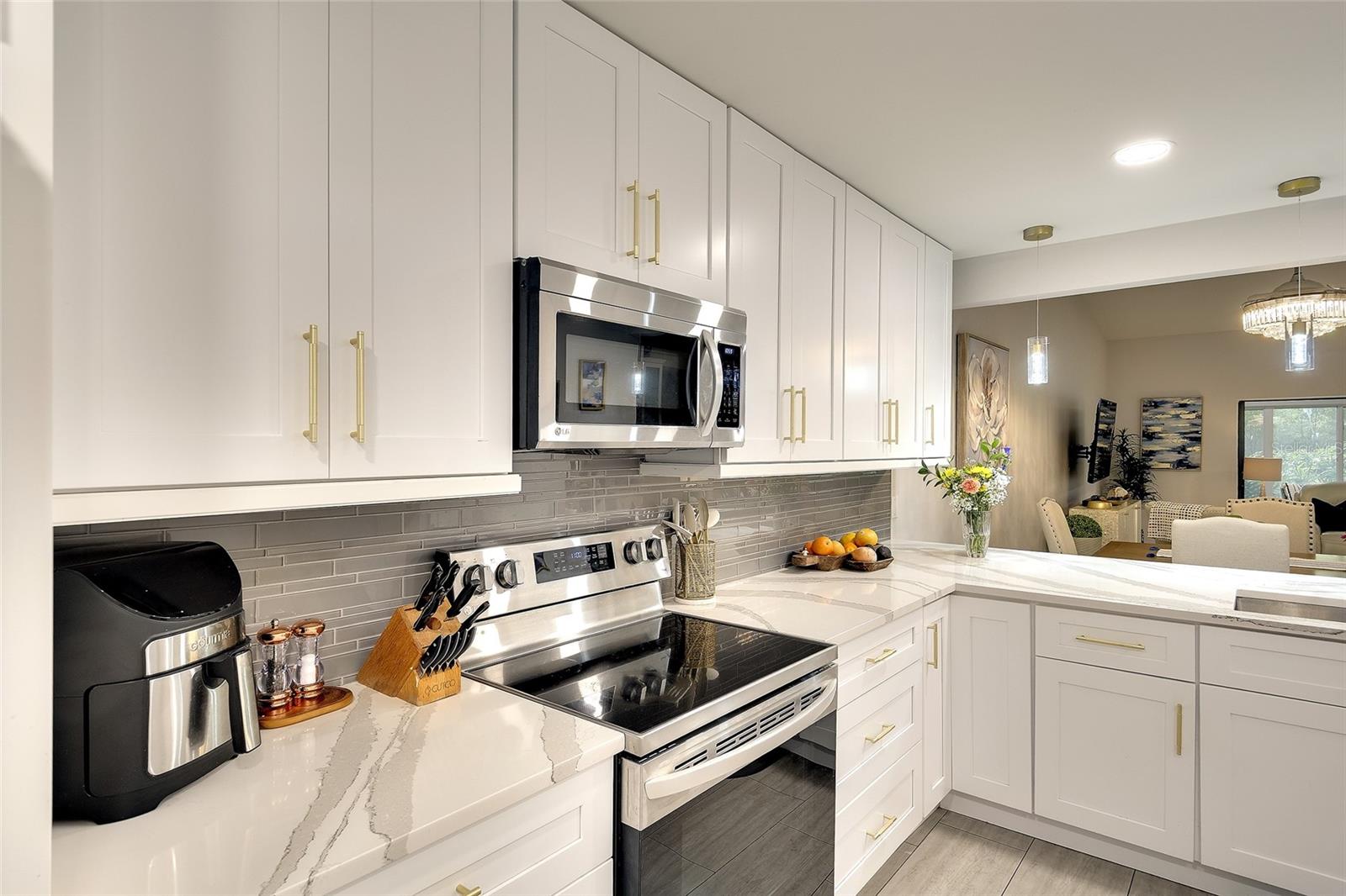LAKESHORE VILLAGE - Residential