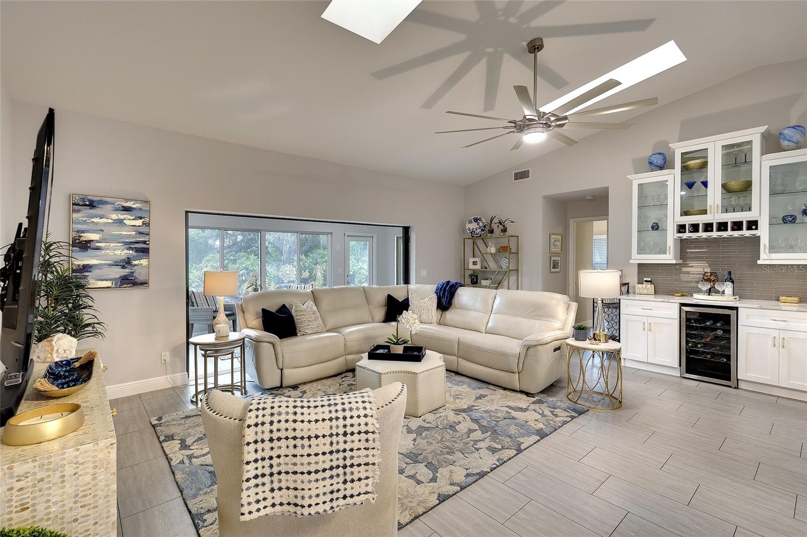LAKESHORE VILLAGE - Residential