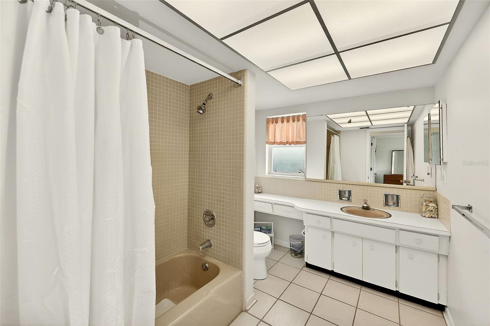 IMPERIAL POINT UNIT 4A - Residential