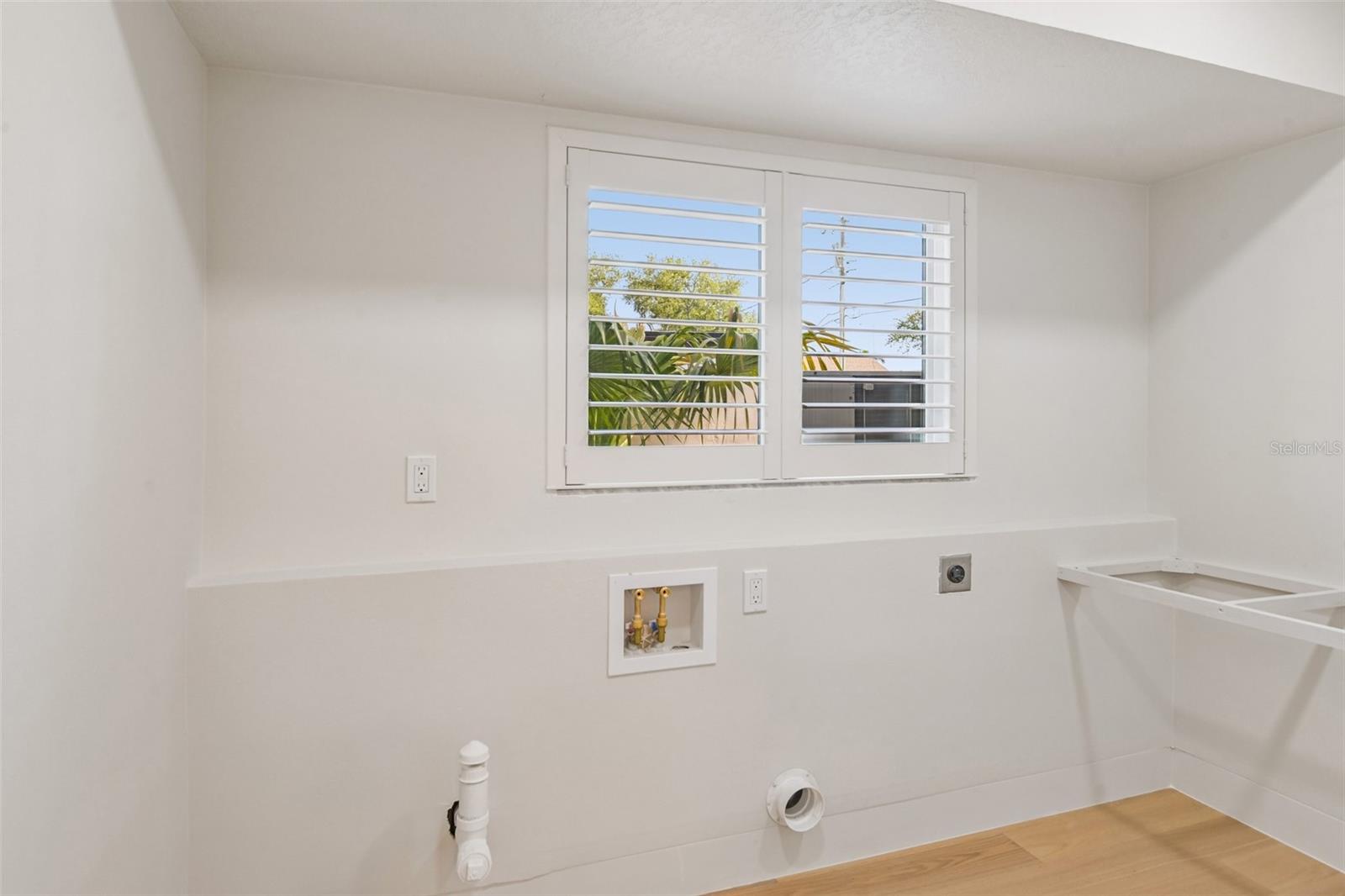 SNELL ISLE BRIGHTWATERS UNIT G BLKS 1 & 5 - Residential