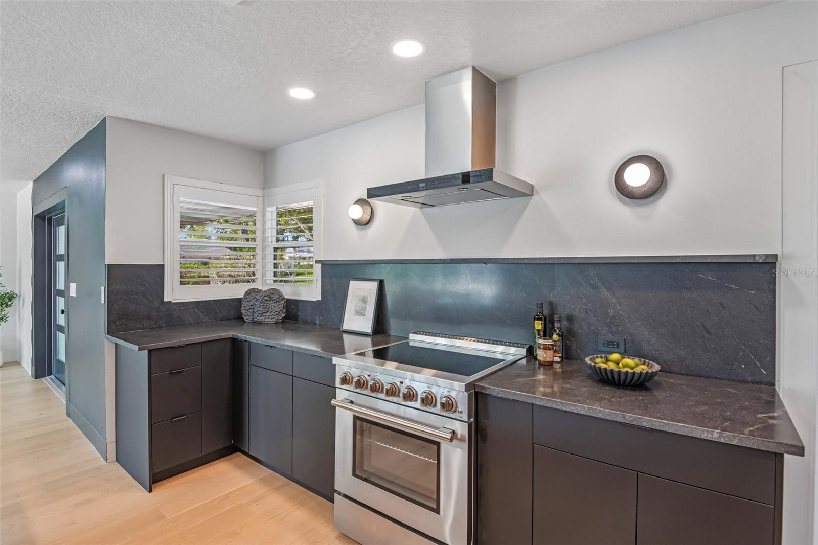 SNELL ISLE BRIGHTWATERS UNIT G BLKS 1 & 5 - Residential