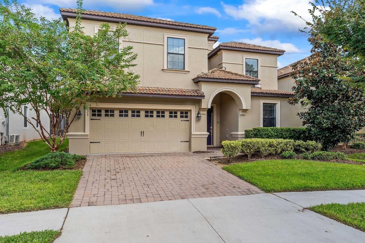 1474 ROLLING FAIRWAY DRIVE
