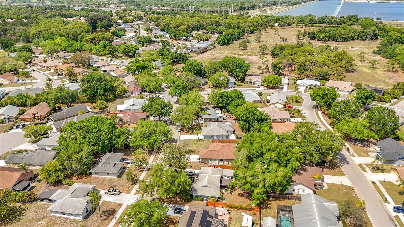 DEER HOLLOW - Residential