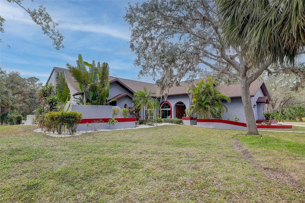 Photo of 181 S Auburn Road, Venice, FL 34292 (MLS # N6138522)