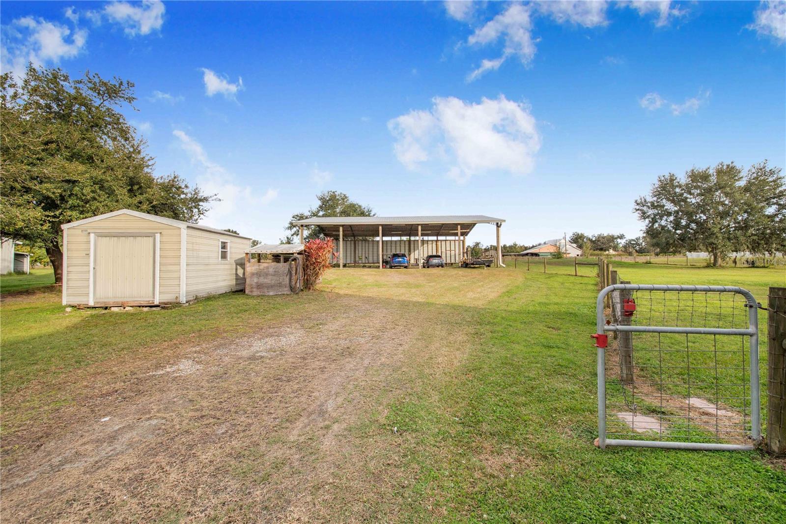 HOLLOWAY CREEK - Residential