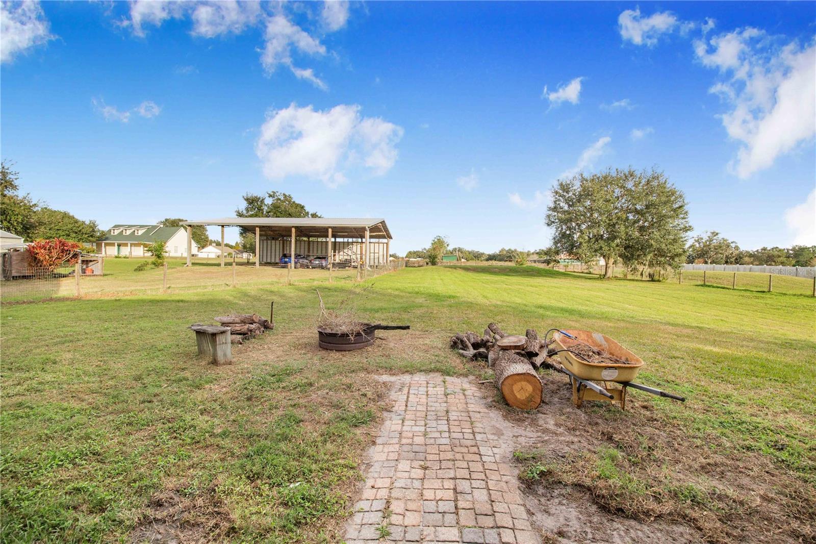 HOLLOWAY CREEK - Residential