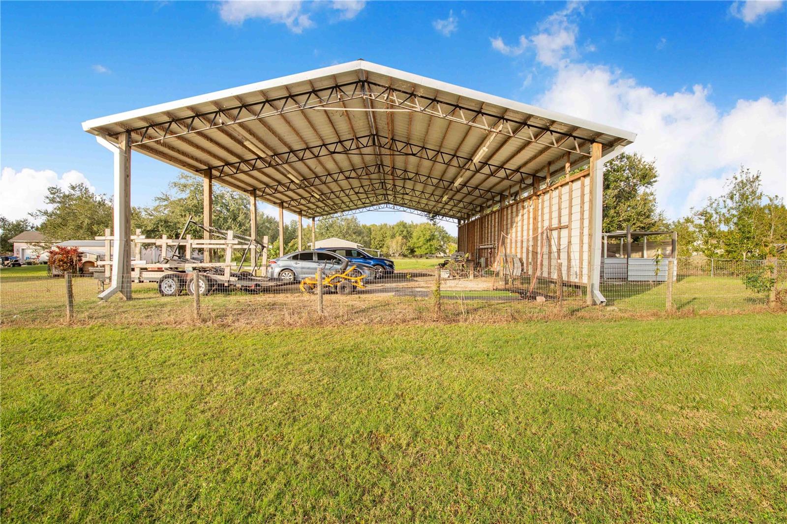 HOLLOWAY CREEK - Residential