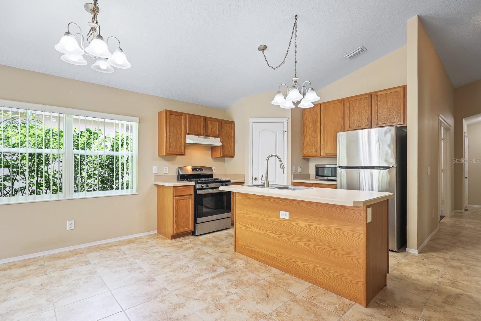 FISHHAWK RANCH PH 2 PRCL - Residential Lease