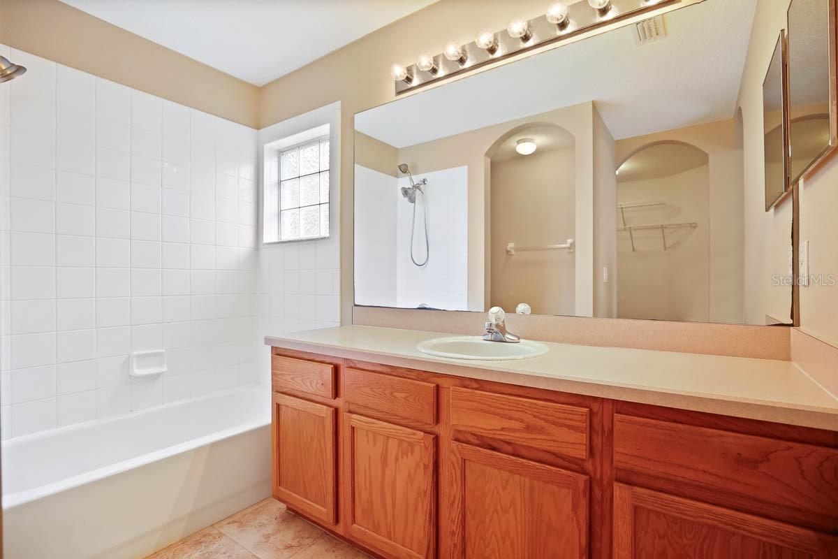 FISHHAWK RANCH PH 2 PRCL - Residential Lease