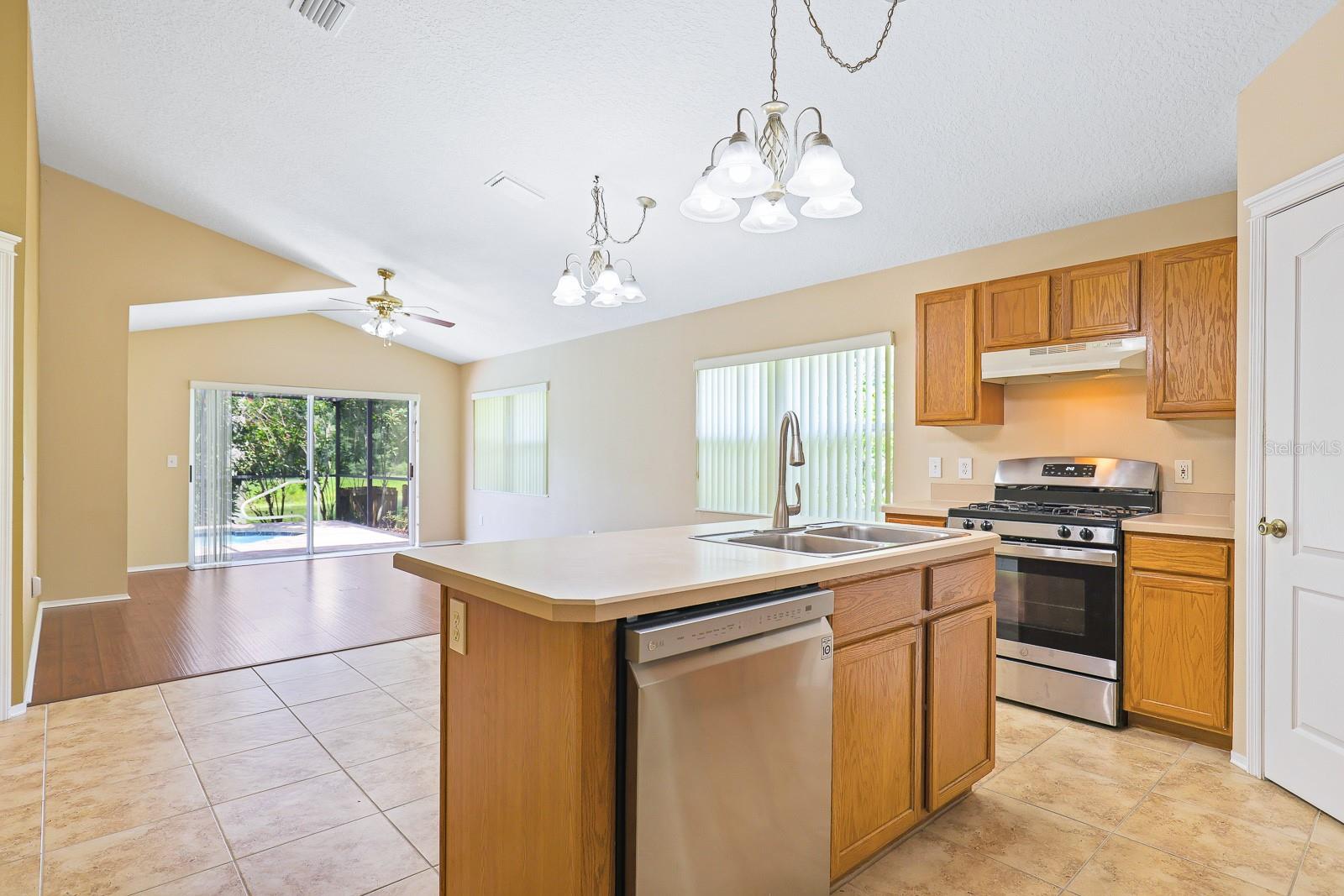 FISHHAWK RANCH PH 2 PRCL - Residential Lease