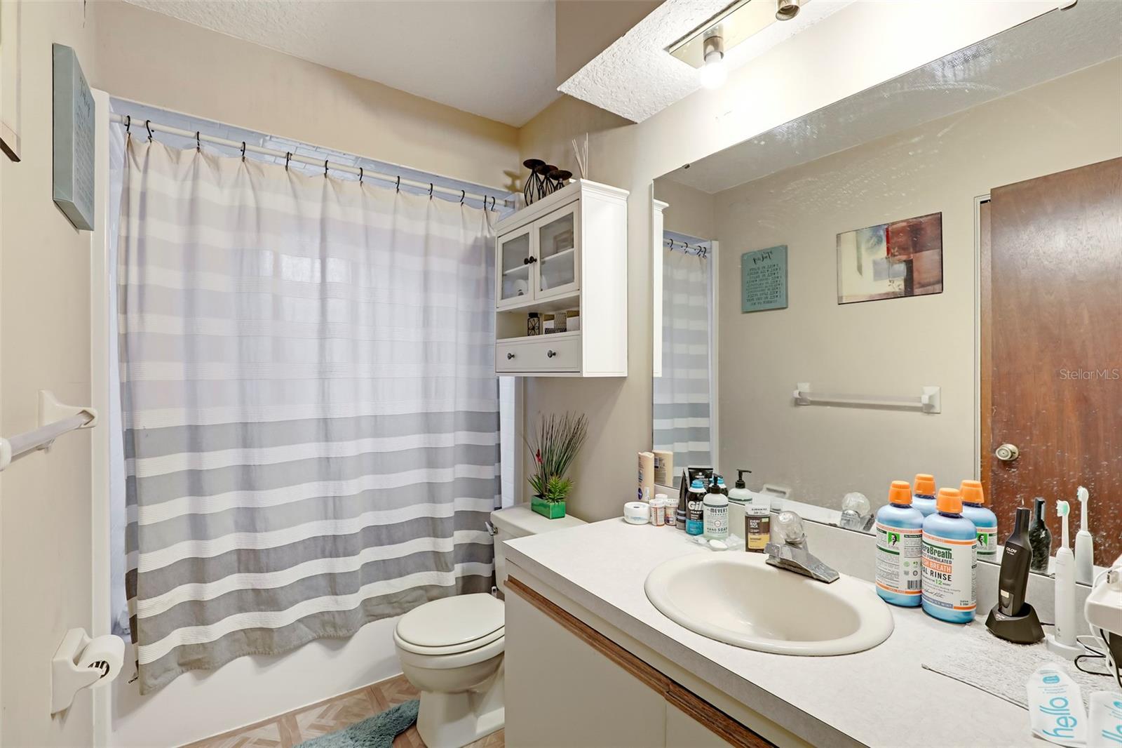 VILLAGE/LORING - Residential