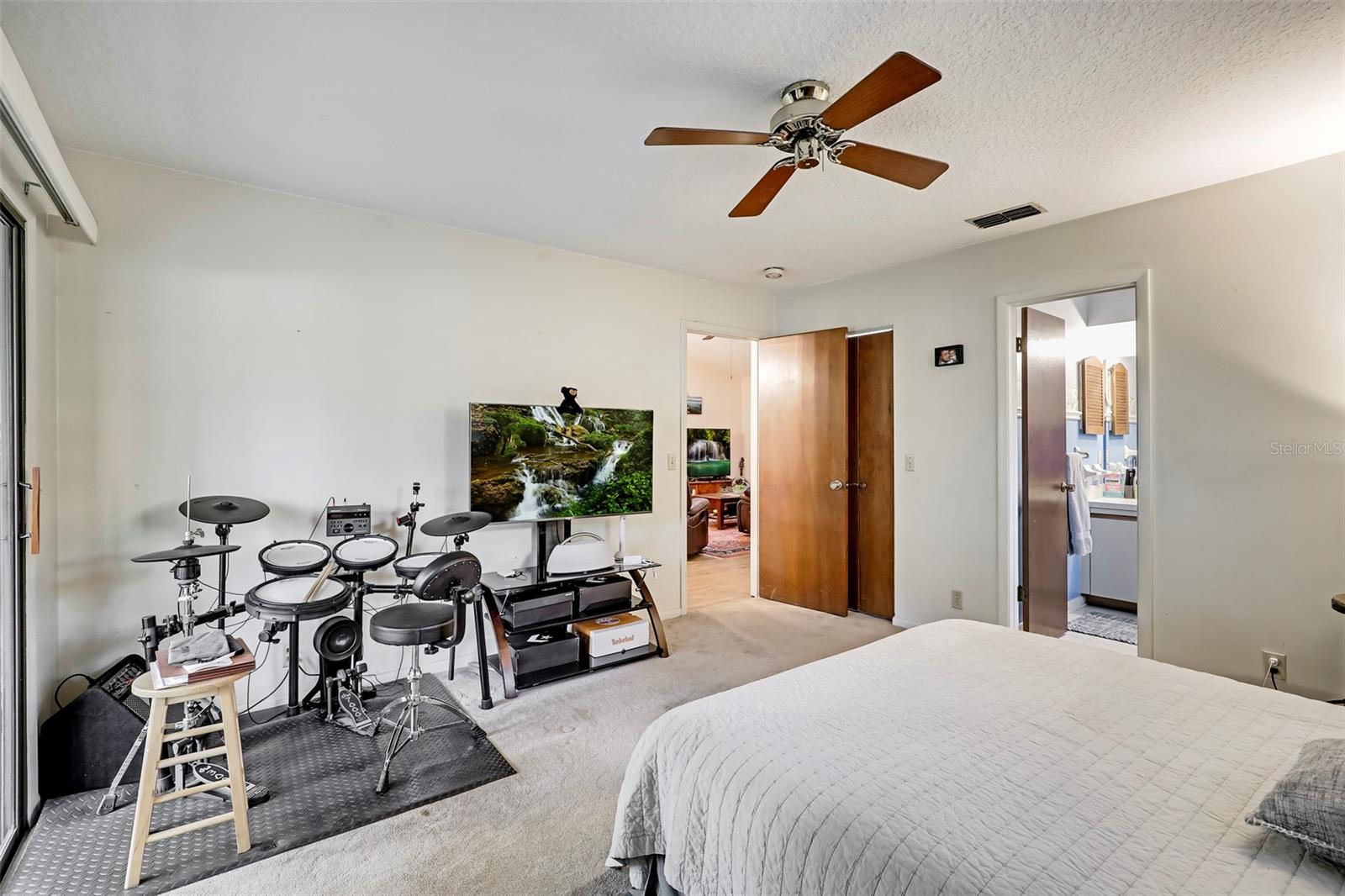 VILLAGE/LORING - Residential