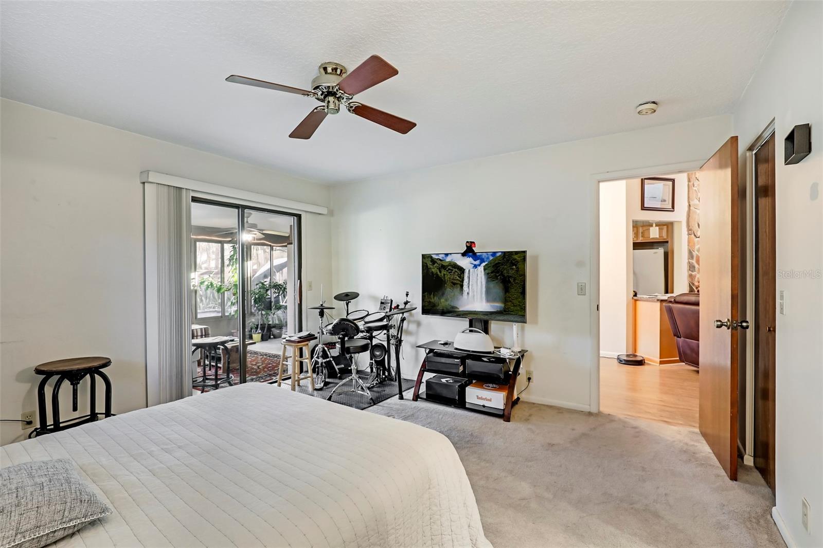 VILLAGE/LORING - Residential