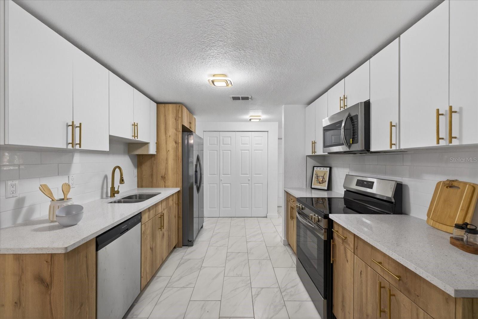 RIVER OAKS SUB - Residential