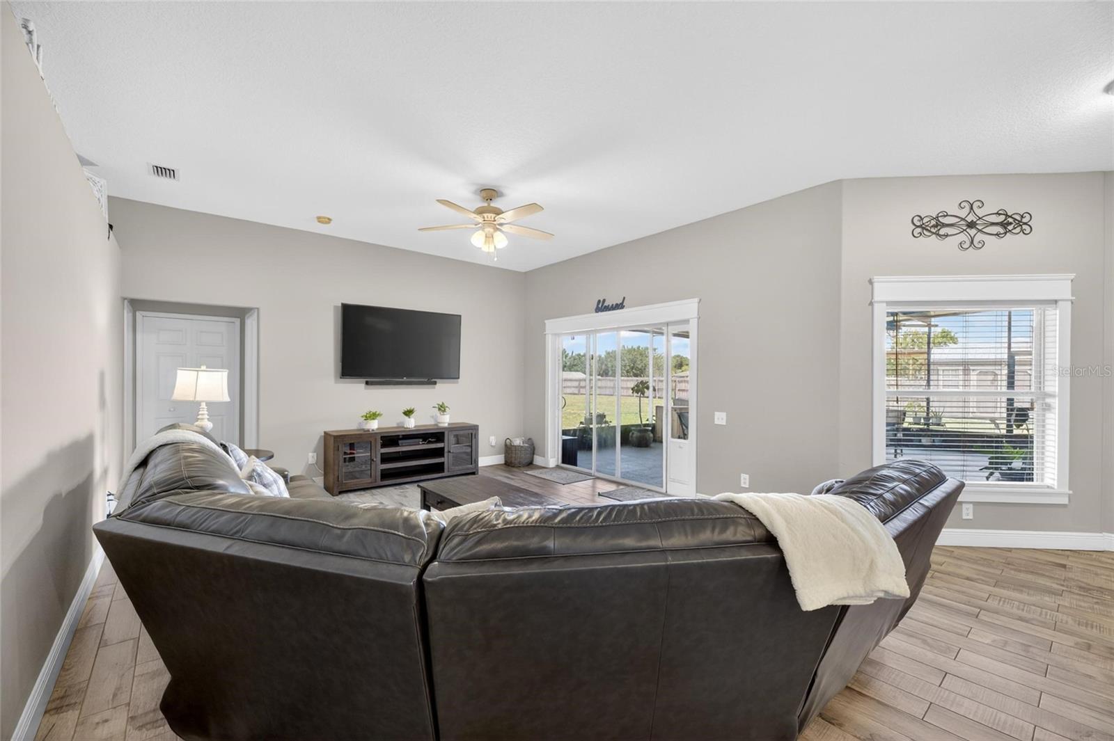 WINDMILL POINTE - Residential