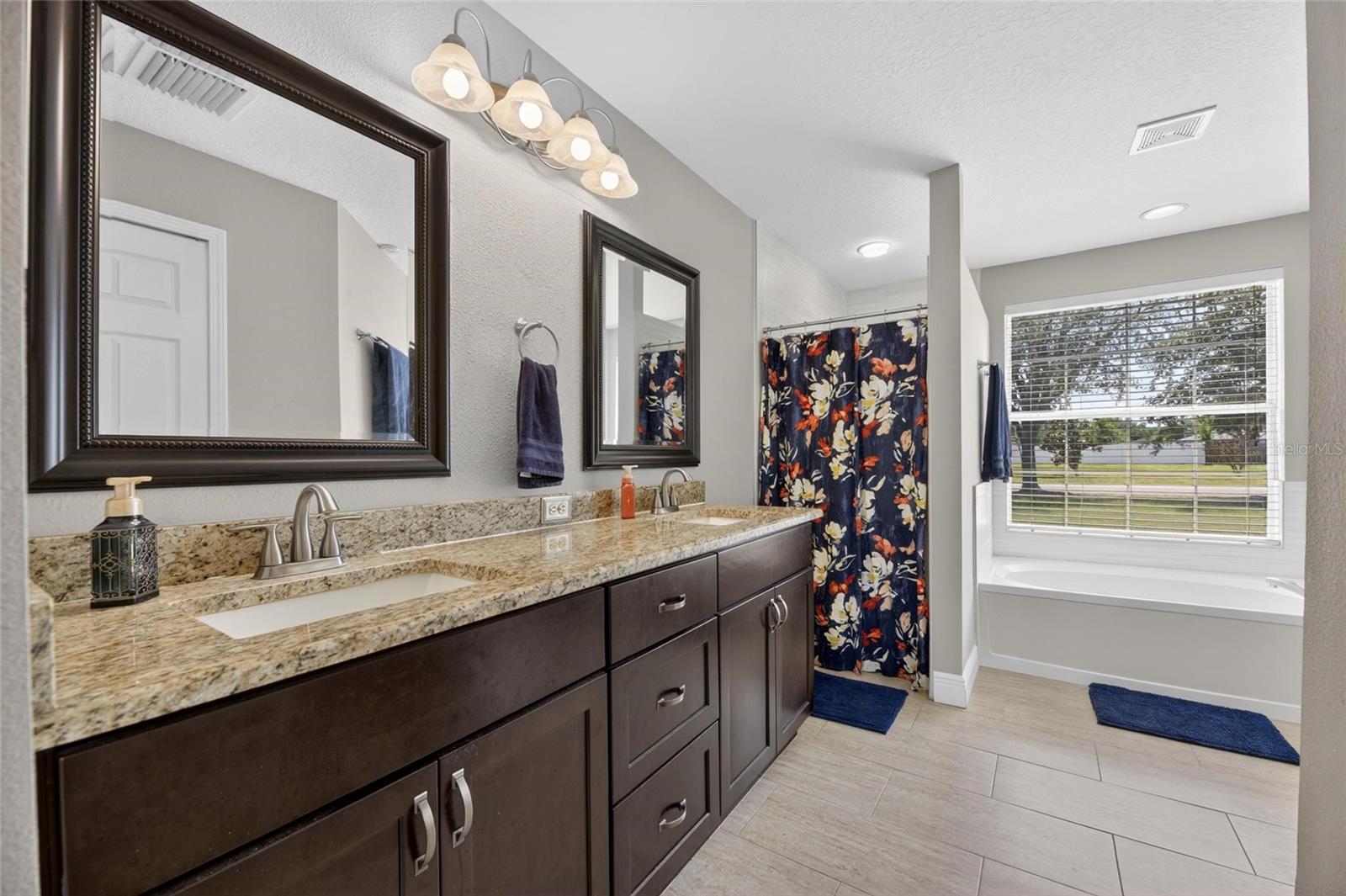 WINDMILL POINTE - Residential