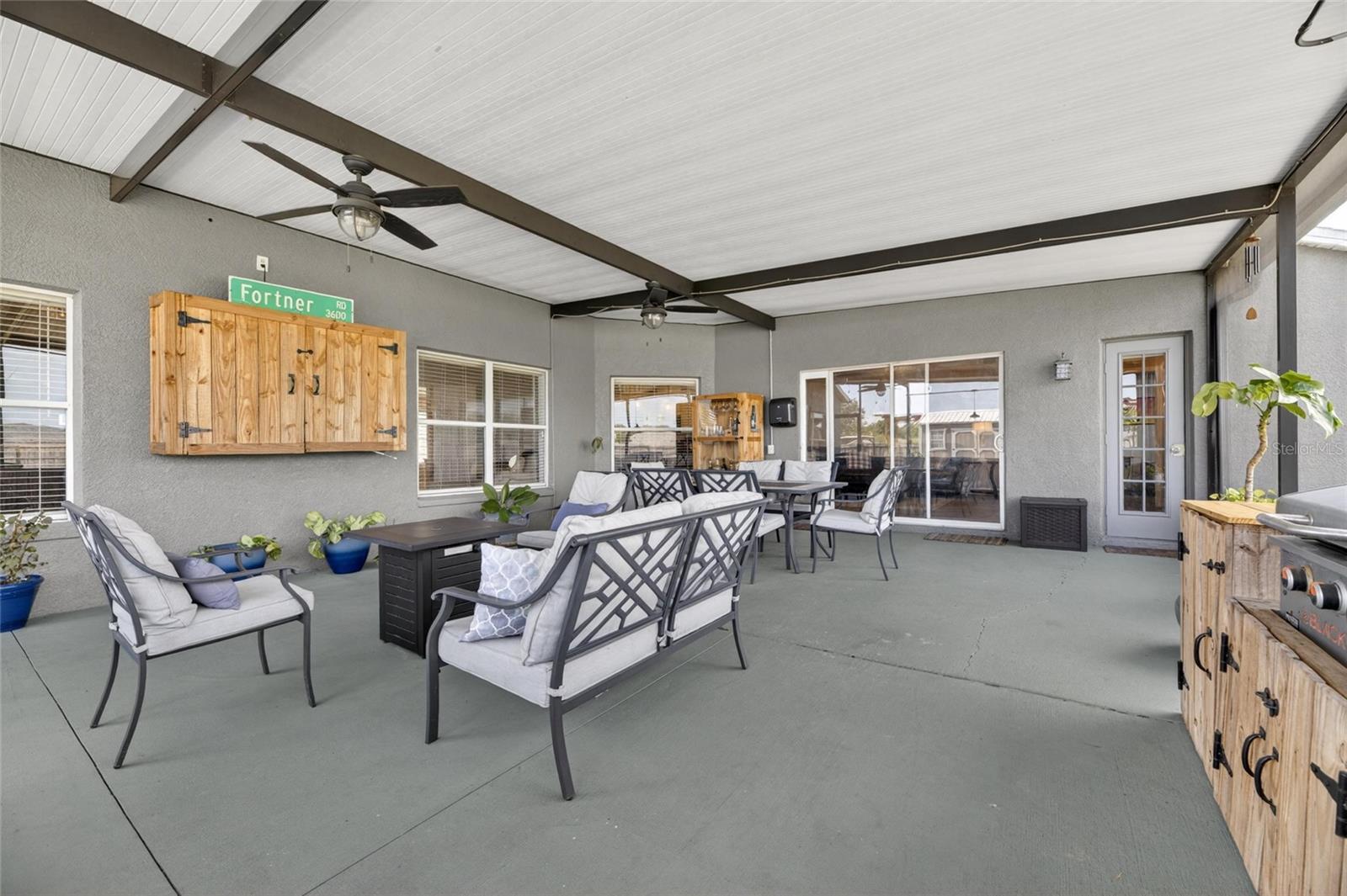 WINDMILL POINTE - Residential