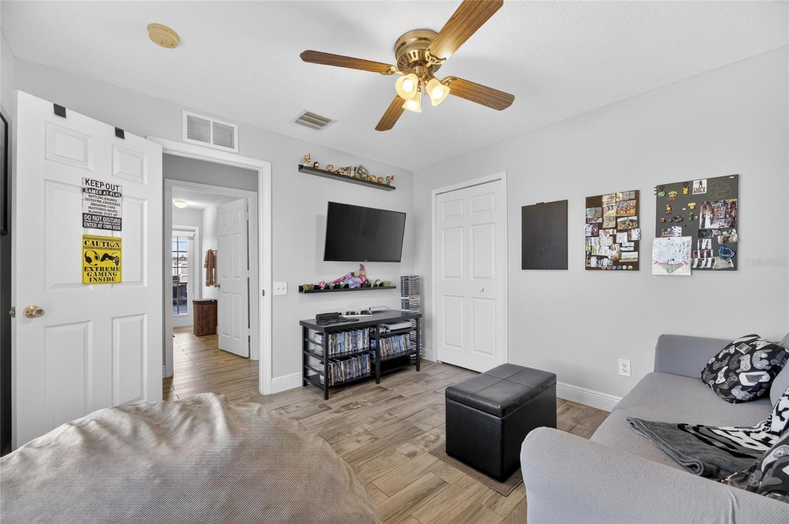 WINDMILL POINTE - Residential