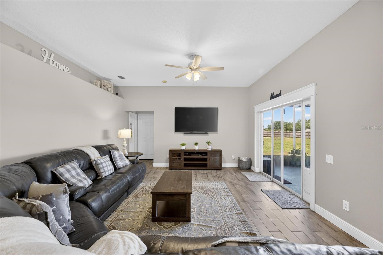 WINDMILL POINTE - Residential