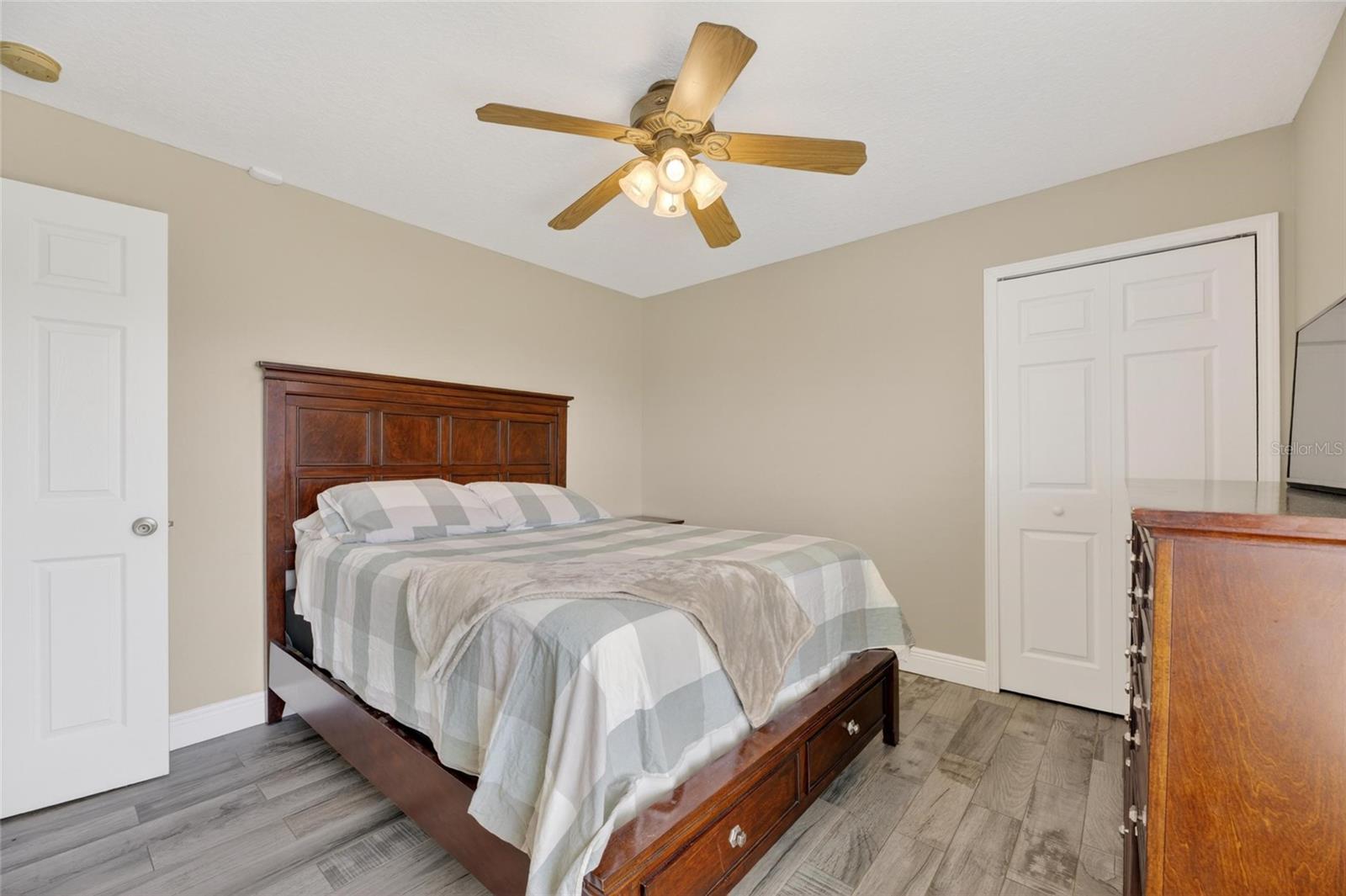 WINDMILL POINTE - Residential