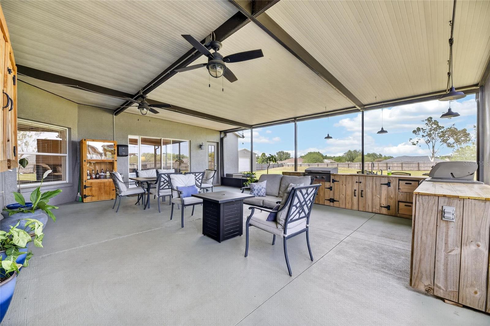 WINDMILL POINTE - Residential