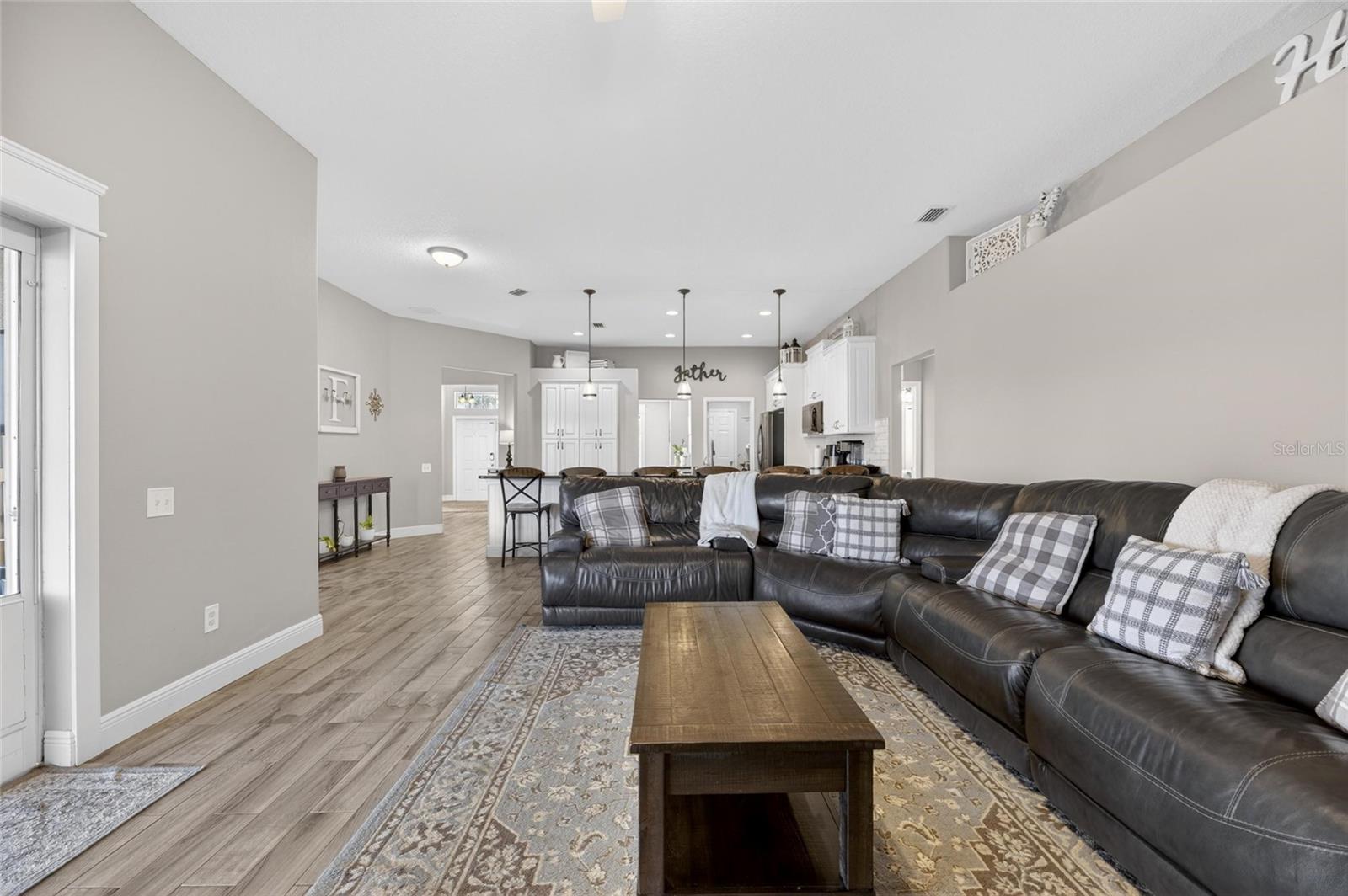 WINDMILL POINTE - Residential