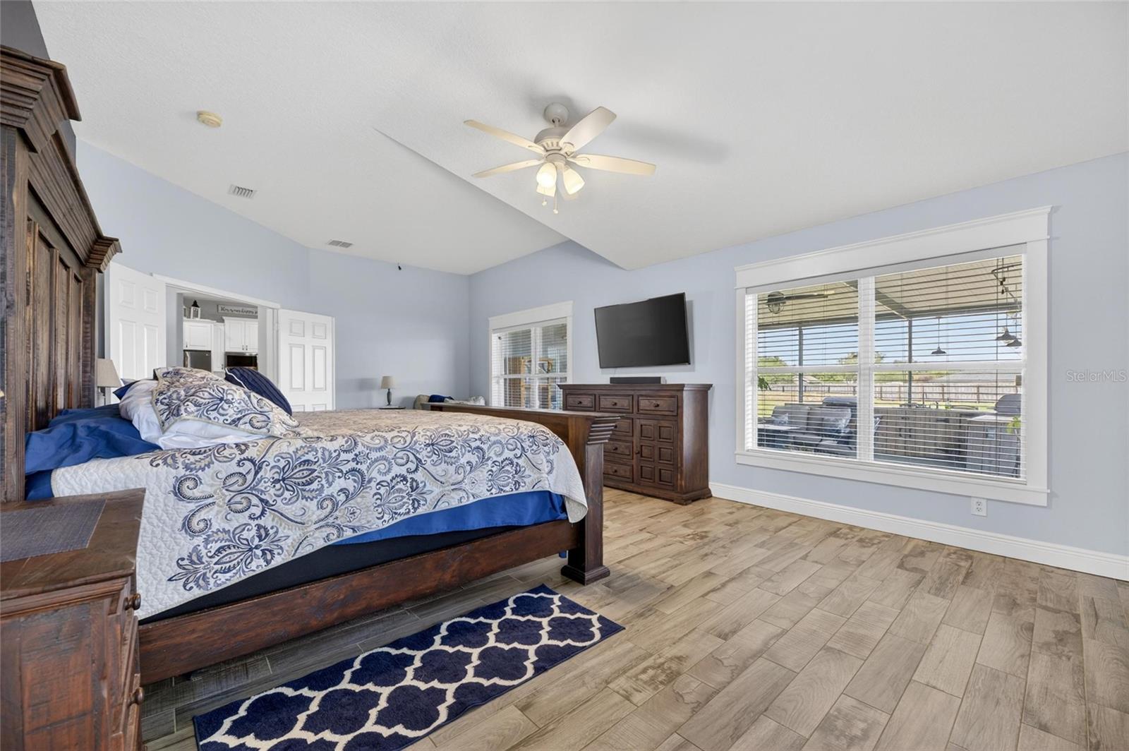 WINDMILL POINTE - Residential